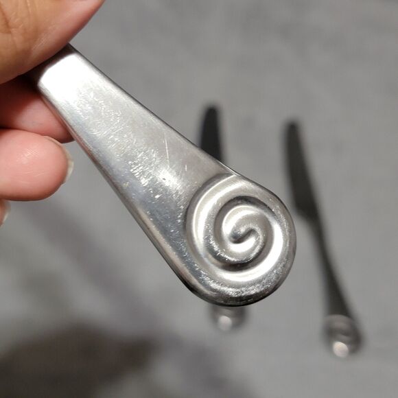 4 Robert Welch Ammonite 18/10 Stainless Butter Knife Flat Handle - Picture 5 of 9